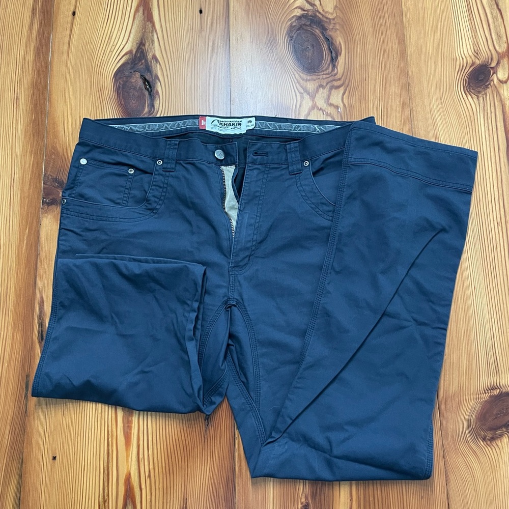 🏔️ Mountain Khakis Men’s Commuter Pant - Slim Fit - Navy 🔵